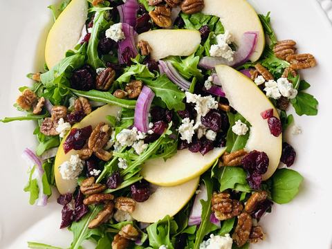 Pecan Pear and Arugula Salad with Blue Cheese